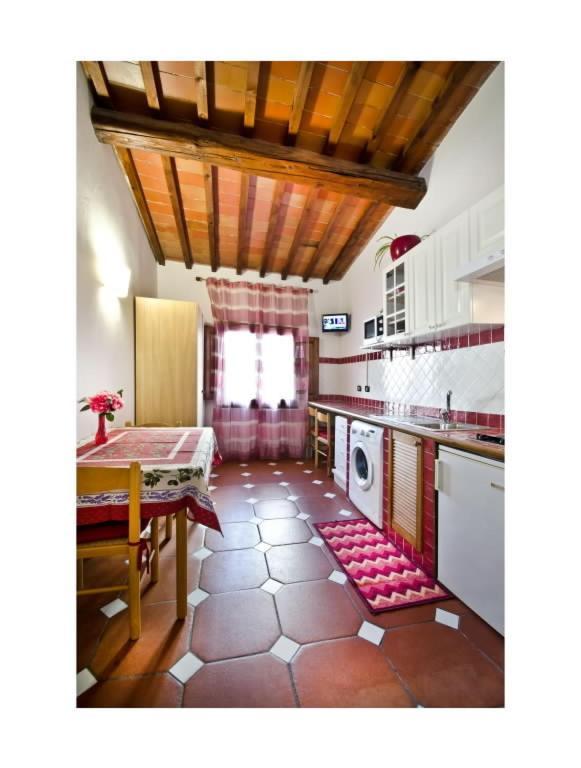 Max Studios Florence Room photo